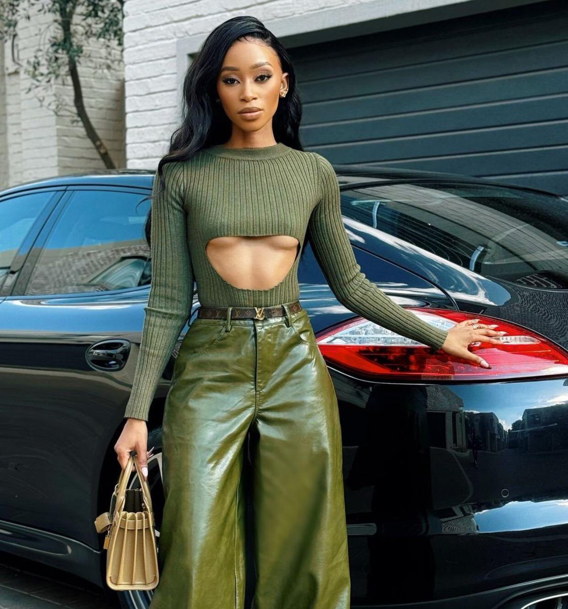 _Munakisi's tweet image. @thabsie_sa latest offering is available on these Digital Platforms I hope y’all already singing along to #SamePlace #Thabsie

africagrooves.ffm.to/thabsie_samepl…