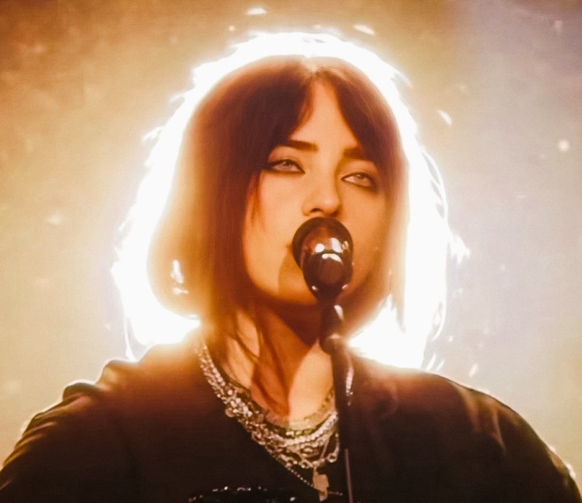 billie ★ tweet media