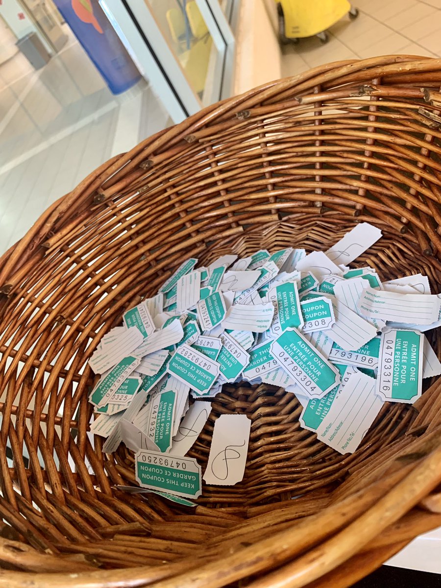 “Success is the sum of small efforts, repeated day in &amp; day out”

A nice start to the day by breaking bread w/ @tcdsb SBC Academic Award winners🎉🥐 

Thanks to Ms Porcaro &amp; Academic Awards Committee for organizing and to SO Walo for joining us👏🏻