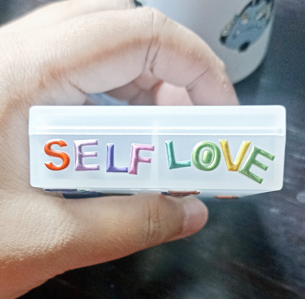spicytunamayo_'s tweet photo. ikutan #PostYourPill krn saya fomo wkwk
btw obatnya sama. ini adalah obat-obatan dan kotak obat saya yang gemash. been taking these pills for about 2 years? idk, losing count. https://t.co/nkUgIi4cXr