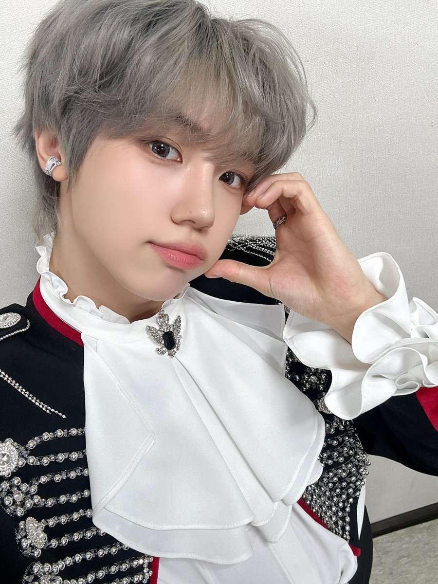 [#C_LOUD] 241107
Mnet 로드 투 킹덤 : ACE OF ACE
⠀ 
𝐀𝐜𝐭 𝐈𝐕 : 𝐇𝐈𝐒𝐓𝐎𝐑𝐈𝐀
▶ youtu.be/5iuKW-DpSyc
⠀
#CRAVITY #크래비티
#형준 #태영 #성민
#로드투킹덤 #ROADTOKINGDOM