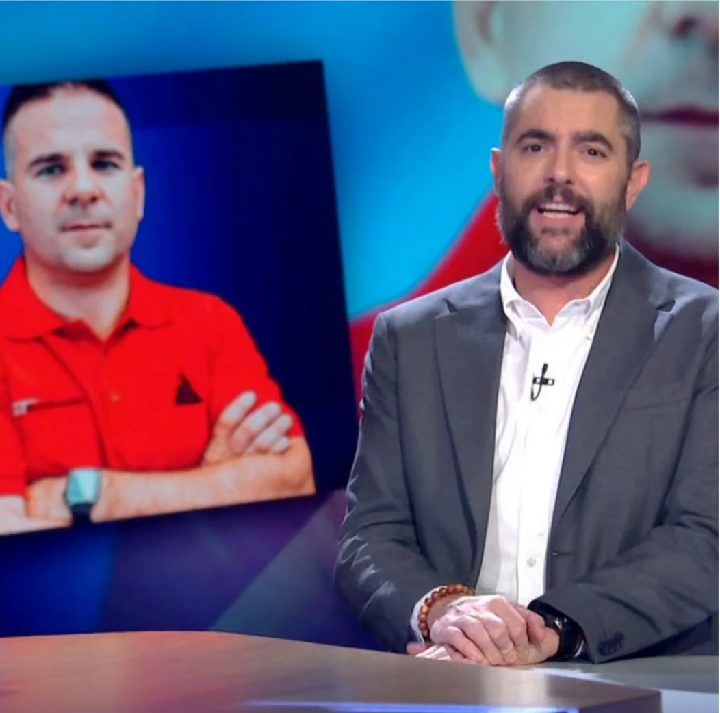 Lo de Dani Mateo burlándose y tratando d tergiversar e insultar la labor del voluntariado de Ángel Gaitán y de los q le acompañan, es de verdad vergonzoso y despreciable hasta el punto d provocar angustia, todo por put0 servilismo y fanatismo político. TODO POR SEGUIR DIVIDIENDO.