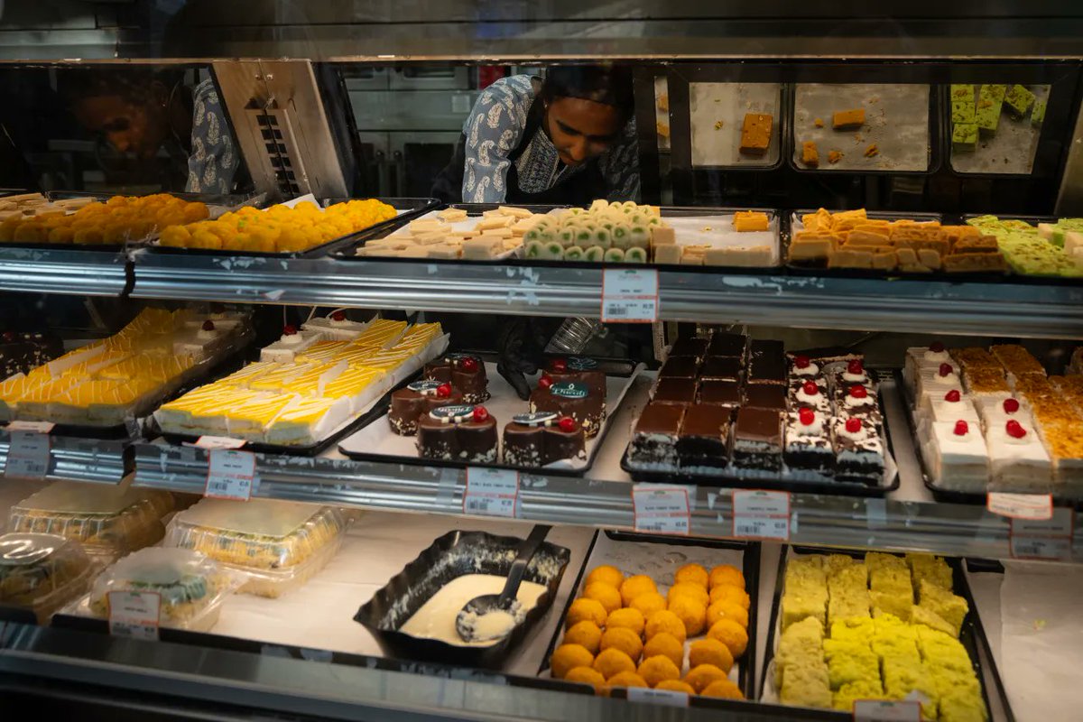 radbrowndads's tweet photo. ICYMI: I've been working hard on this piece for the past month or so: how a quirky desi food scene is growing on Roosevelt Road in the suburb of Lombard.... but one thing that's not coming there is traditional mithai and sweets. For that, Devon is queen.

https://t.co/WJVIBHgjxv https://t.co/KXx6qZ0oUF