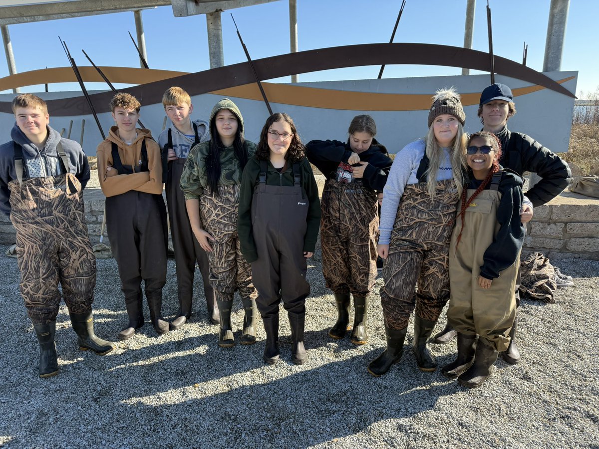 mayallscience's tweet photo. Biology and animal Science at Emiquon today #4teamvalley https://t.co/UfVwdPYYVT