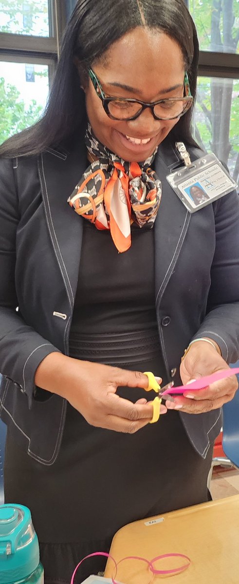 PrincipalDrH's tweet image. Unbelievable morning!! I was honored to be invited to see a former teacher @DecaturEducator in action at @APS_VHE . Although I missed Principal @TerryHarness , I enjoyed the instructional based activities for #STEAMweek ! 

Great things are happening at #VHE ! I'll be back. 😊