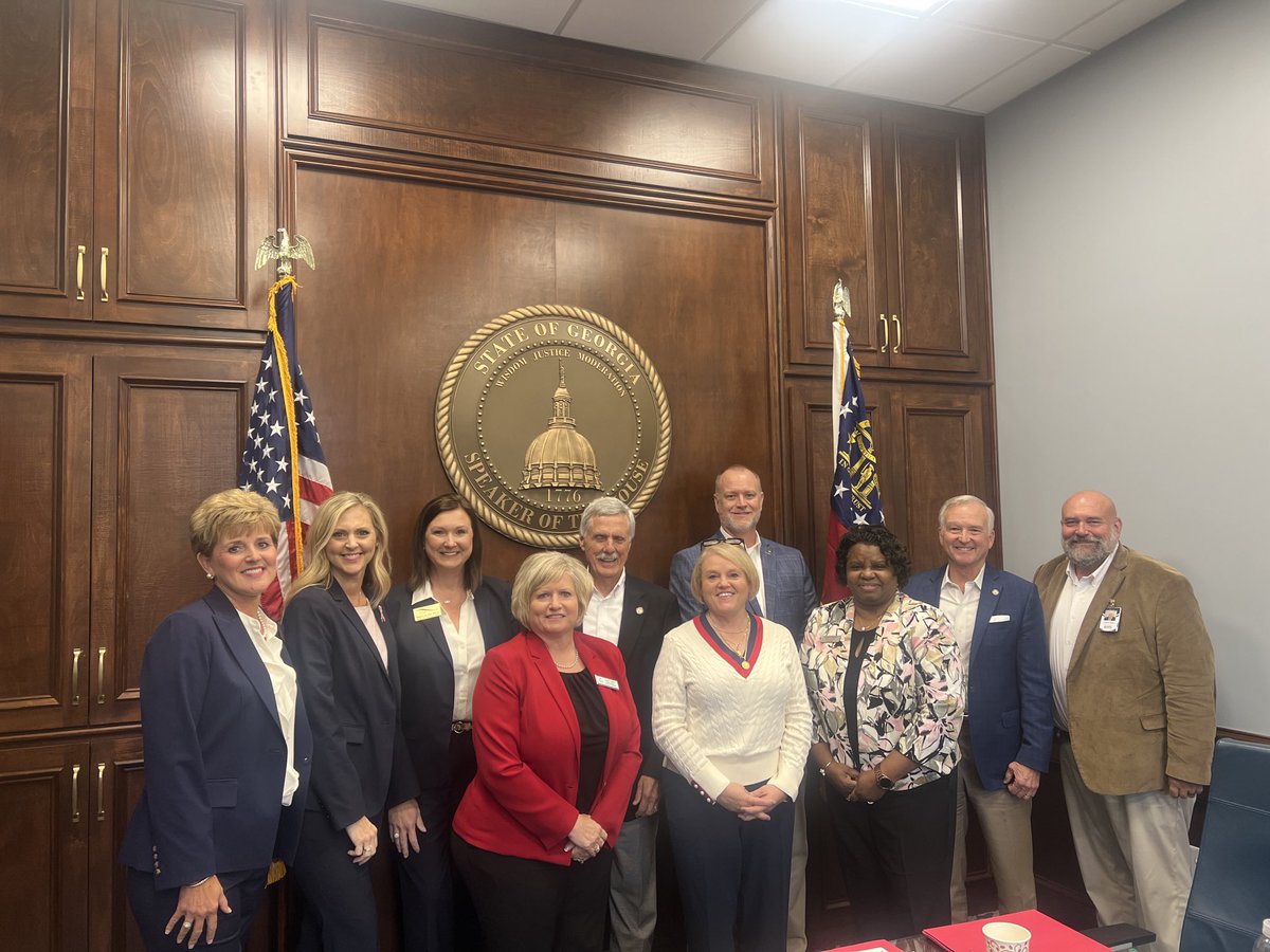 Just sharing a little bit about one of my favorite things: Let’s READ, Georgia! So proud of our literacy coaches…🍑