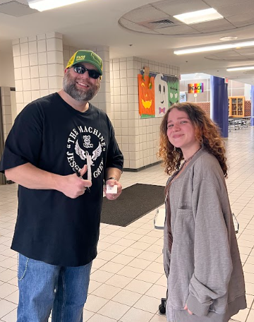 NortonMiddle's tweet image. Fantastic visit from @MachineJG from Nat Geo American Chainsaw. Motivated kids to chase their dreams, dream big and never give up! Great message for our grade 8 students as we prepare them for High School and well beyond. Kids were great! #NMSLancersLEAD