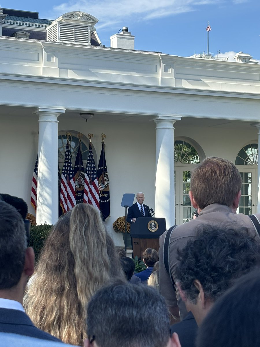 Joan Greve tweet media