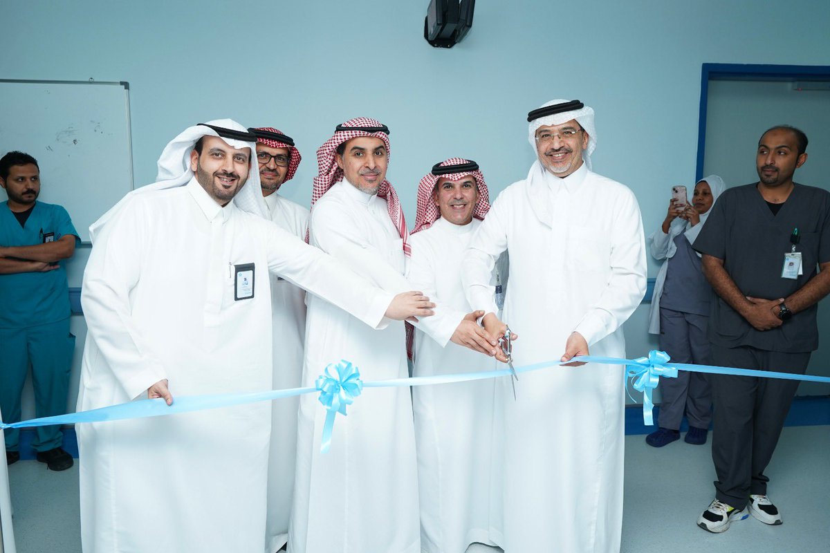 Cluster1_Riyadh's tweet photo. الرئيس التنفيذي لـ #تجمع_الرياض_الصحي_الأول د. صالح التميمي، يدشّن مركز اضطرابات الذاكرة والإدراك ومشروع تنويم مرضى الرعاية في مستشفى الملك سلمان، وذلك على هامش الملتقى الدوري مع منسوبي المستشفى، حيث كرّم نخبة من الاستشاريين الأكثر إنتاجية خلال النصف الأول من عام 2024. https://t.co/VQWzI85QJK