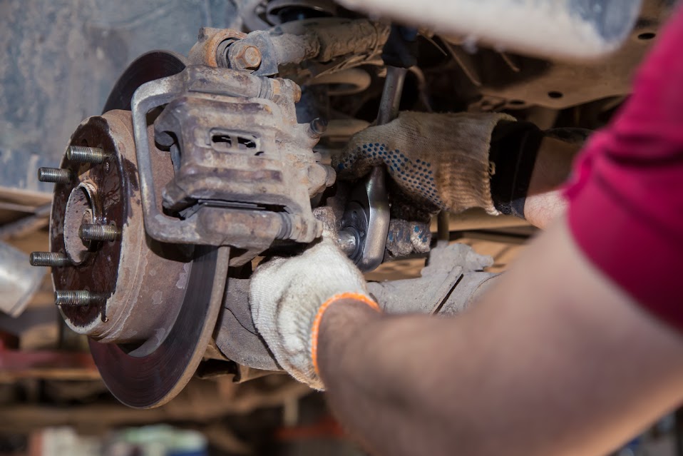 FredsWrenchouse's tweet image. Whatever your car care needs are, Fred's Wrenchouse will gladly take care of your car and get it back on the road again. fredswrenchouse.net #TransmissionReplacement #TransmissionRepairs #CarBeltsAndHoses