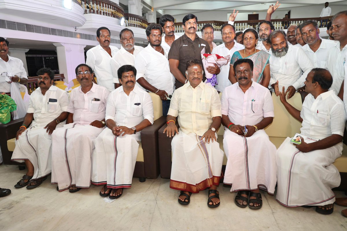 அஇஅதிமுக தொண்டர்கள் உரிமை மீட்பு குழு tweet media
