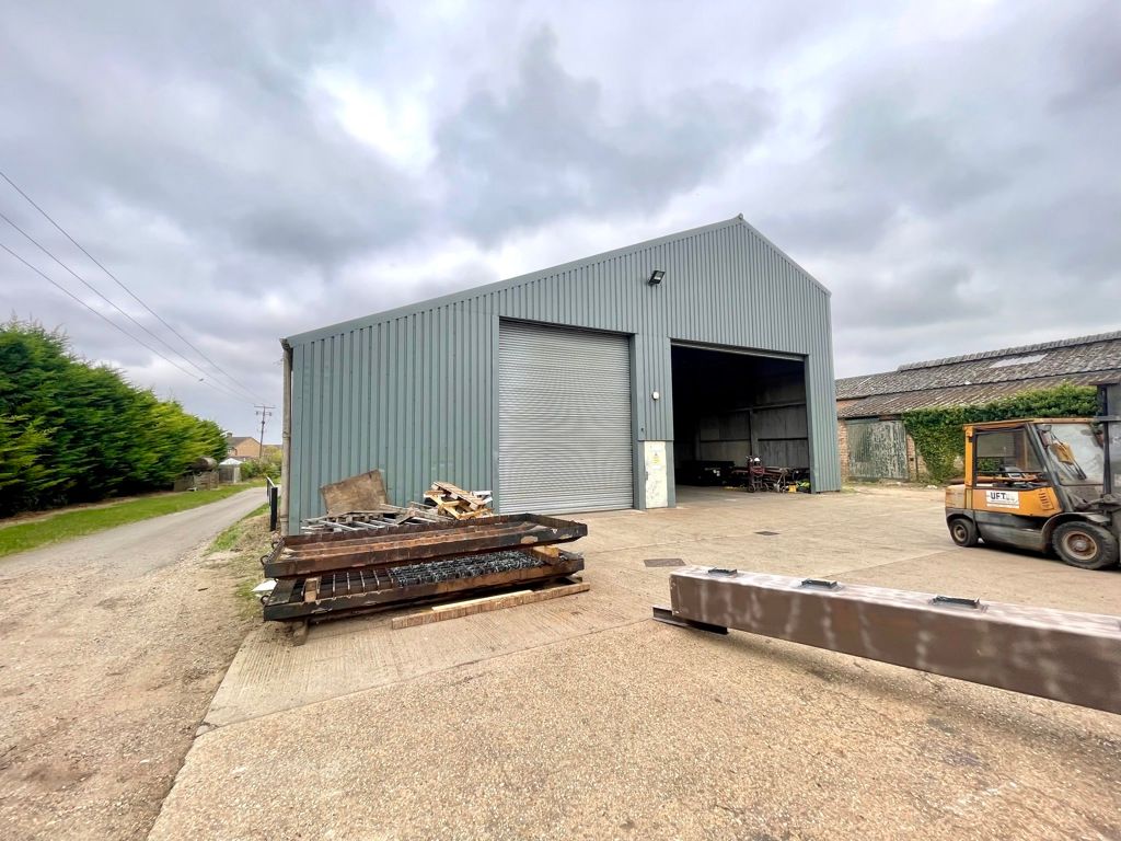 MerrifieldsCS's tweet image. INDUSTRIAL WAREHOUSE IN IXWORTH TO LET

The Grainstore is suitable for industrial uses. It has a steel portal frame with fibre cement cladding to the roof with a concrete floor. It also benefits from 3 phase power and a concrete forecourt loading area: buff.ly/4ehMNvs
