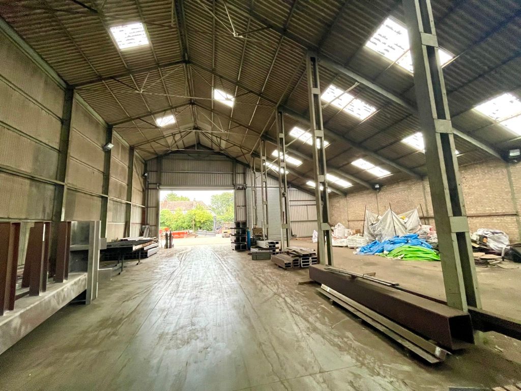 MerrifieldsCS's tweet image. INDUSTRIAL WAREHOUSE IN IXWORTH TO LET

The Grainstore is suitable for industrial uses. It has a steel portal frame with fibre cement cladding to the roof with a concrete floor. It also benefits from 3 phase power and a concrete forecourt loading area: buff.ly/4ehMNvs