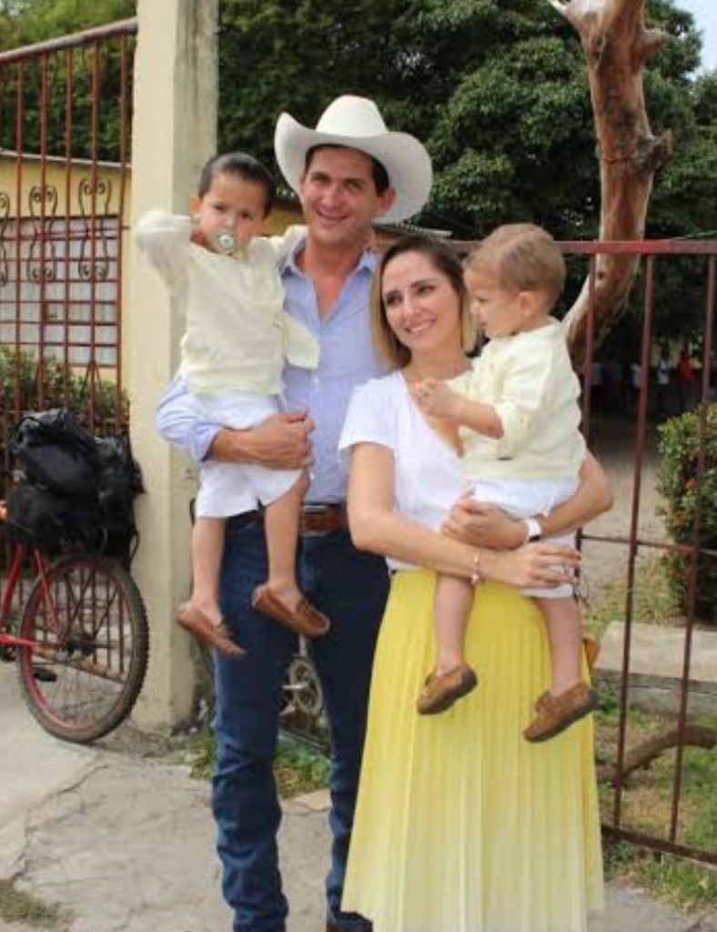 ijassan's tweet photo. 👇👇@J_SabinoHerrera tú y tu familia JAMÁS VOLVERÁN A CAMINAR POR LAS CALLES CON TRANQUILIDAD Y TE REPUDIARÁN IGUAL QUE MILLONES DE MEXICANOS, POR SER UN PUTO TRAIDOR VENDEPATRIAS DE MIERDA. https://t.co/OC0fAHQcjQ