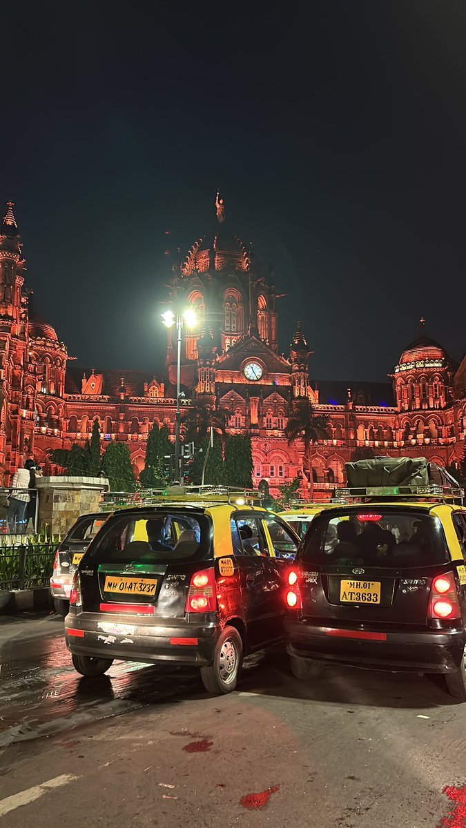 at this point, I love everything about Bombay- the food, the people, the energy. I find it unimaginable to live in another Indian city.

this is so much in contrast to how I perceived Bombay last year. I think when you let go of people, places and embrace novelty, magic happens!