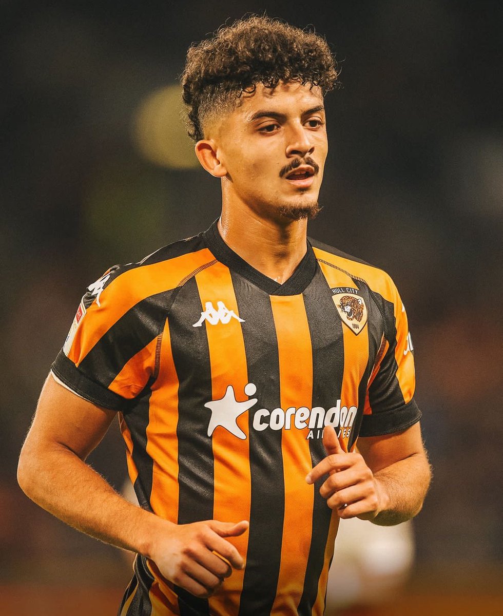HullCityStats's tweet photo. Mohamed Belloumi is set to miss the rest of the season through injury.

Another disastrous blow for Hull City. 🤕💔

(@mikewhitesport) #hcafc https://t.co/7vrxowuPT1