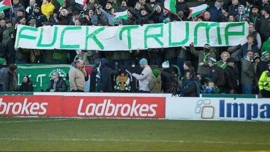 PHOTO | “Fuck Trump”

(Green Brigade, Celtic)
