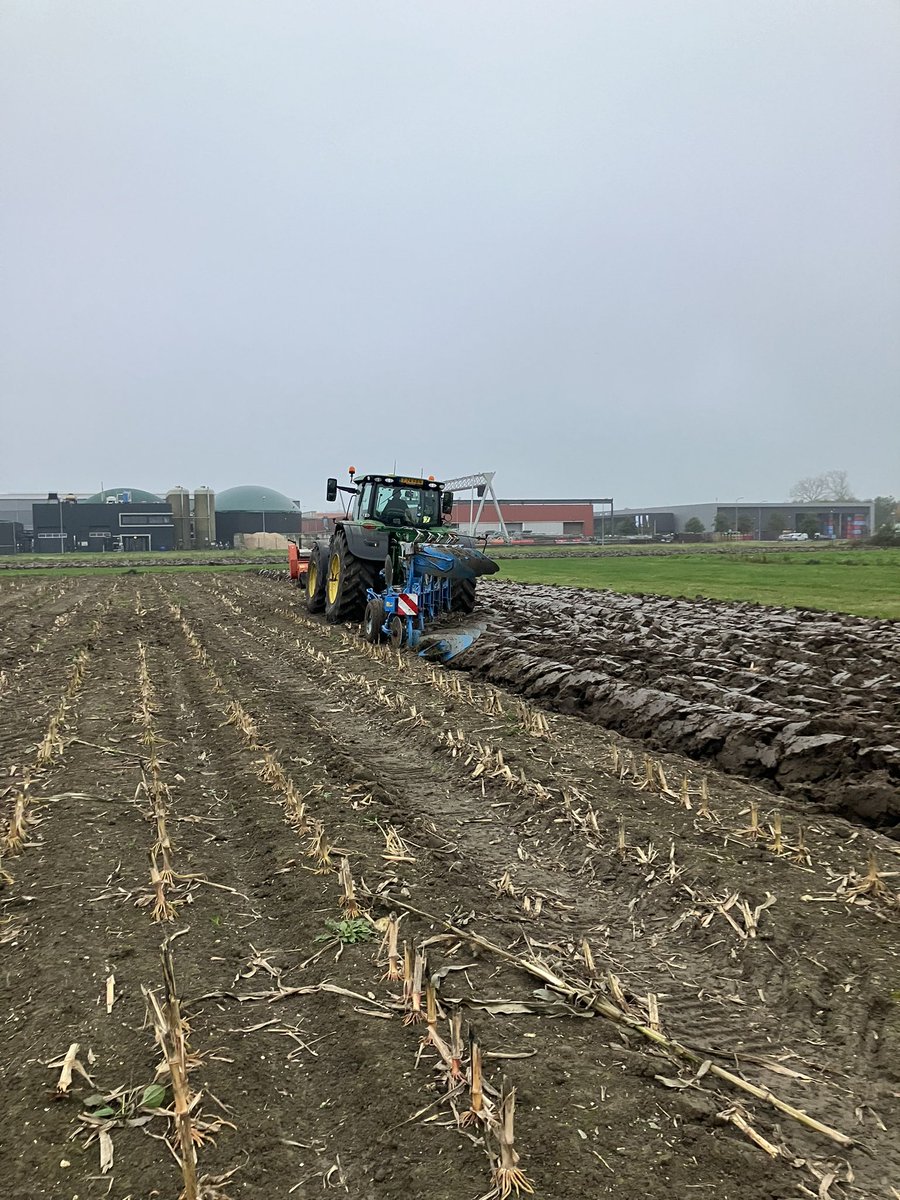 Demoveld van <a href="/iperen_nl/">Van Iperen</a> leeg. #suikerbieten geoogst en mooi alles geploegd #akker #oogst24 #2025 op naar nieuw seizoen.