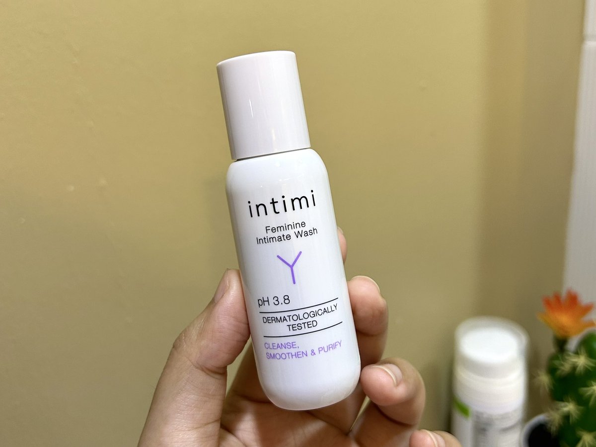 melike_meshare's tweet photo. ใครที่มีปัญหากลิ่นอับตรงจุดซ่อนเร้น ลองทำความสะอาดด้วย Intimi  มี pH อ่อนโยนเหมาะสำหรับกีกี้ เพิ่มความชุ่มชื้น แพ้ง่ายก็ใช้ได้ ไม่มีแอลกอฮอล์ พาราเบน

#intimi #อินทิมี่ #น้ำยาล้างจุดซ่อนเร้น 
#สดชื่นมั่นใจได้ทุกวันด้วยintimi 
#เวชสำอางดูแลจุดซ่อนเร้นโดยสูตินรีแพทย์ https://t.co/3zDTxFySxo