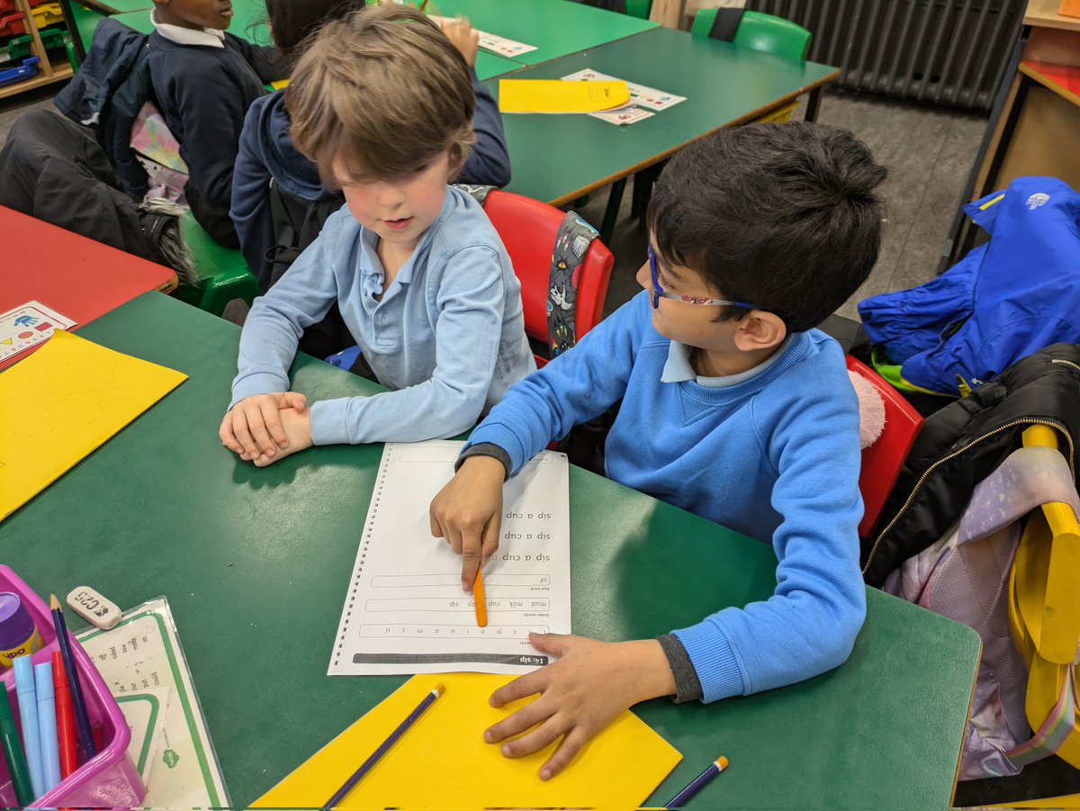miss_mcgettigan's tweet photo. I was so impressed with the learning today in my Read, Write, Inc. group. Lots of teaching and testing our partners!! πΈ #RWI #readwriteinc #fredtalk #specialfriends https://t.co/w18NbpSsHt