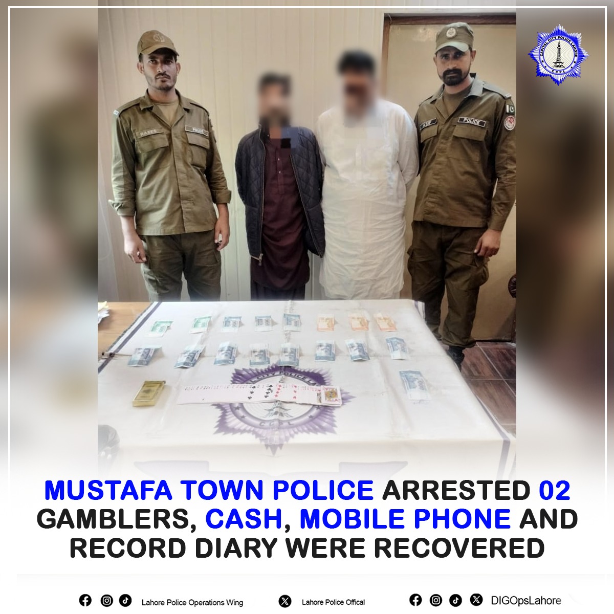 Lahorepoliceops's tweet photo. Lahore police intensify crackdown on criminals,
Mustafa Town Police arrested 02 gamblers, cash, mobile phone and record diary were recovered a case was registered.
#lahore #LahorePolice #PunjabPolice #gambler #capitalcitypolicelahore  #mustafaTown
 #DIGOpsLahorePolice https://t.co/TMX2fr4TmN