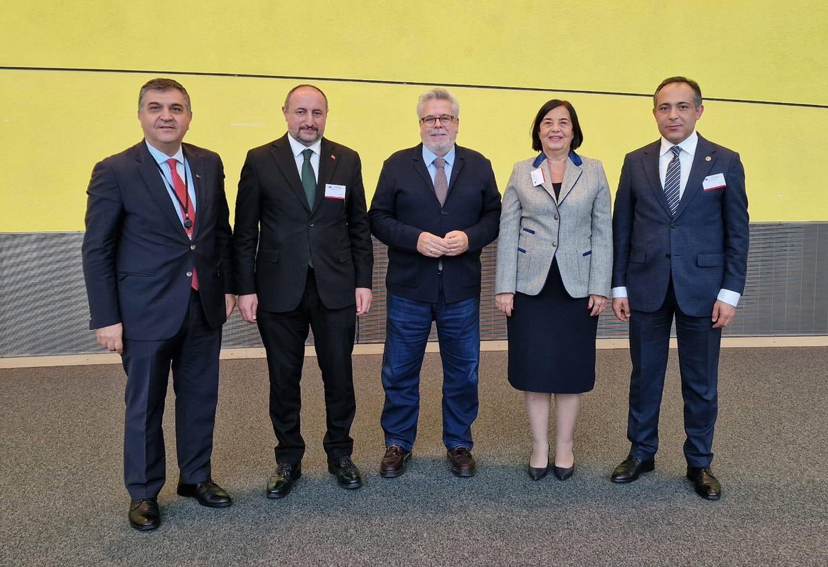 Avrupa Parlamentosu Türkiye Raportörü <a href="/NachoSAmor/">Nacho Sánchez Amor</a> ile bir araya geldik.

📍#Brüksel

<a href="/kpk_TR/">Türkiye-AB KPK</a>