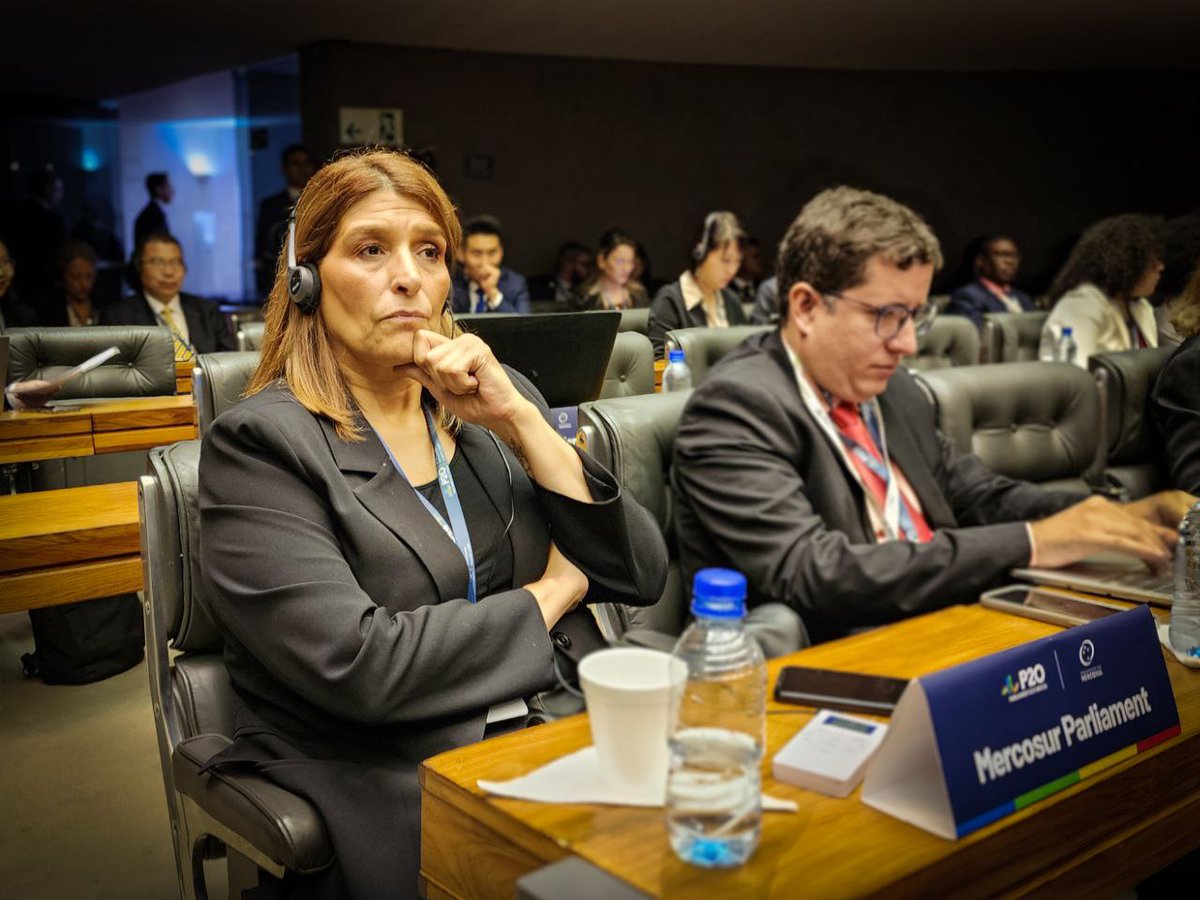 PARLASUR's tweet photo. #P20Brasil 🇧🇷 #AGORA Presidenta do #PARLASUL @FabyGMartin participa da abertura da 10ª Cúpula de Presidentes dos Parlamentos do #G20 (#P20).
#AOVIVO 🔴: https://t.co/frRv30aZmU
#P20Summit #P20Brasil #ParlamentosG20 #G20 #G20Brasil #P20 #G20Brazil https://t.co/dVRVGXRs9Y