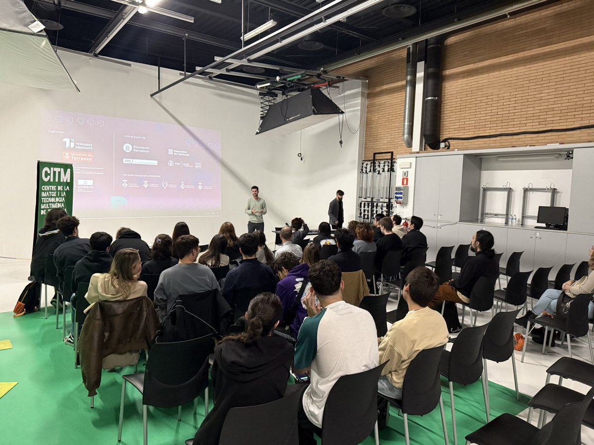 trsinnovacio's tweet photo. 🎮🕹️Finalitzem la segona edició de l’#INDIEGAMESTRS amb el taller de Construint Mons Sonors amb Nacho Roca👏
@ajterrassa @CITM_UPC @eseiaat_upc @diba https://t.co/j4PnBRJwJq