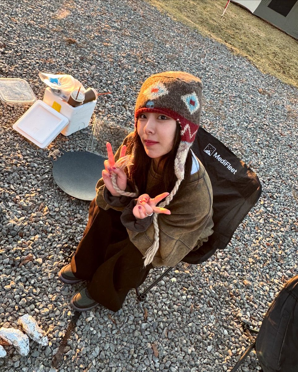 wheeinab2's tweet photo. camping with wheenieping~ 🤍 https://t.co/58y1QQsVoP