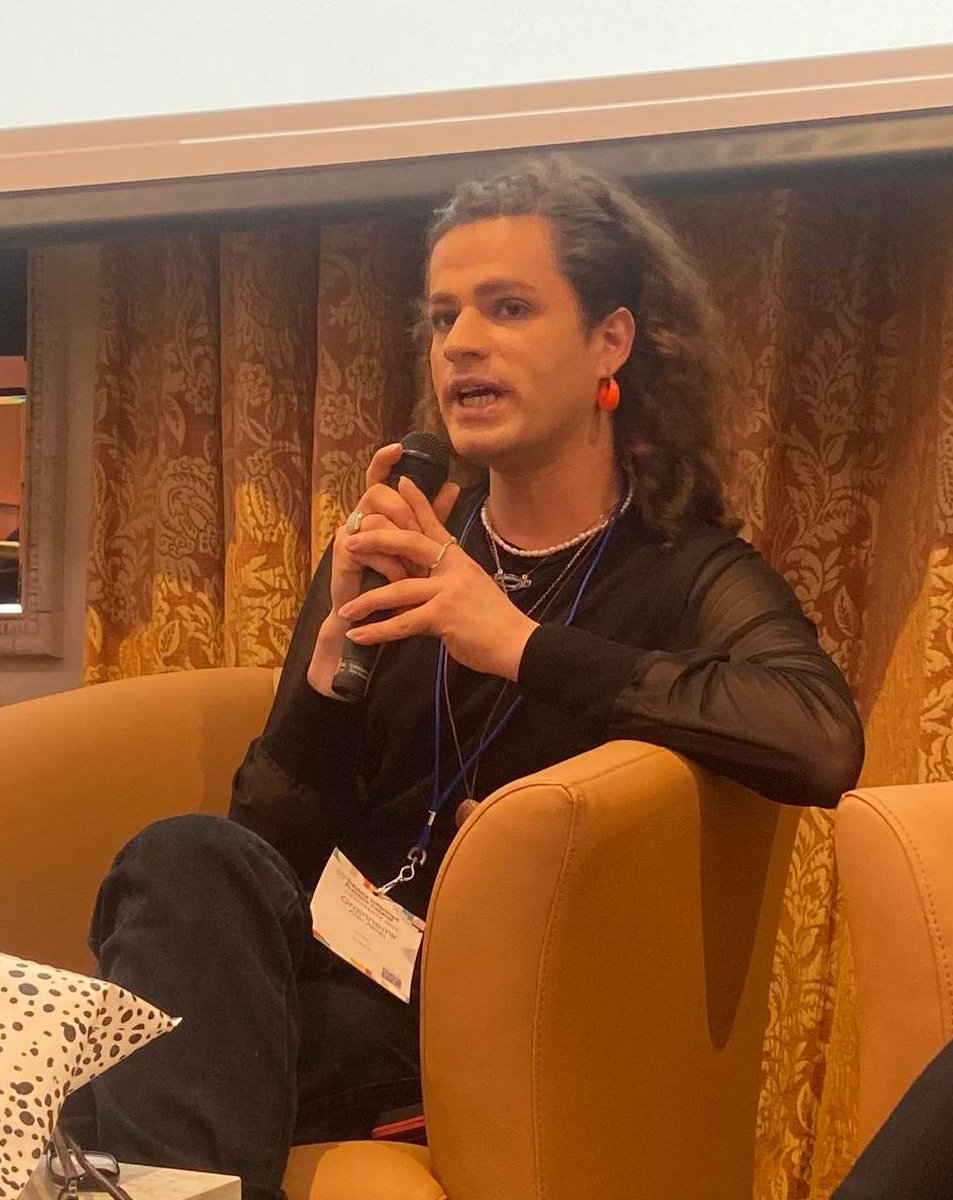 “Art is a weapon that can confront oppression in all forms.”

Gráinnemir Abu Alrob, activist and #Palestinian refugee, shared powerful lessons from his experience of trauma.

“When you work with anyone who has faced trauma, remind them to be in their body.” – Gráinnemir, on