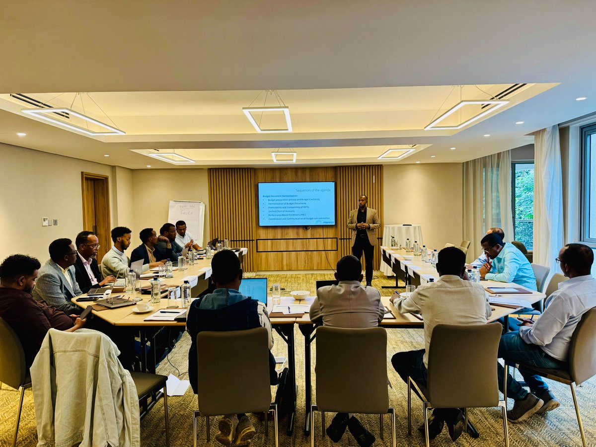 <a href="/UKinSomalia/">UK in Somalia🇬🇧🇸🇴</a> This workshop highlighted the significance of a unified approach to budgeting and fiscal relations, reinforcing Somalia’s dedication to transparent and integrated financial governance. 3/3
#Somalia