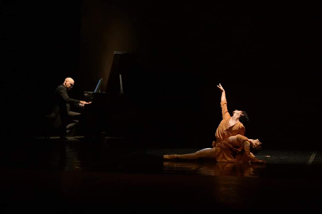 MadrigalPiano's tweet photo. #YesterdayNight #AmazingShow 'Nuestros Valses' #VicenteNebrada @incolballet #MarcosMadrigal #PianistLife  🎹❤️

@ArtEscenicasCub #HabanaClásica @fondoartejoven 

📸 @edwardloram 

@CubaReport @inst_la @ItalyinCuba https://t.co/lA8Z2Y4kKi