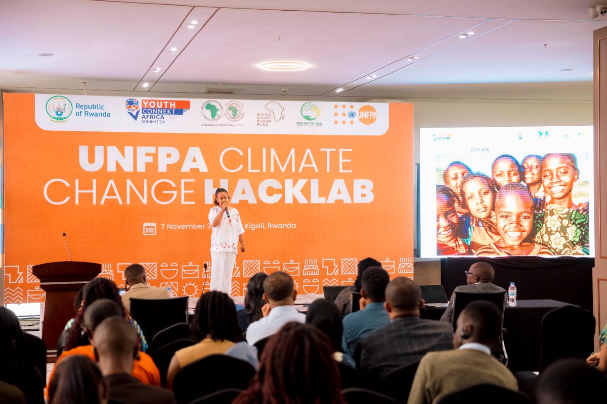 UNFPAMadagascar's tweet photo. 🥳Celebrating the heart & hard work of our national🇲🇬 winning teams #TanoraSalama & #Iraka who won public votes (1st & 2nd place) at the Regional #ClimateChangeHacklab Final Pitch Event in Kigali🇷🇼
🥂Cheers to our young innovators 👏👏👏
Keep up the great work! Alefaaaa 💪🎉🙌 https://t.co/ox2oB4cVQd