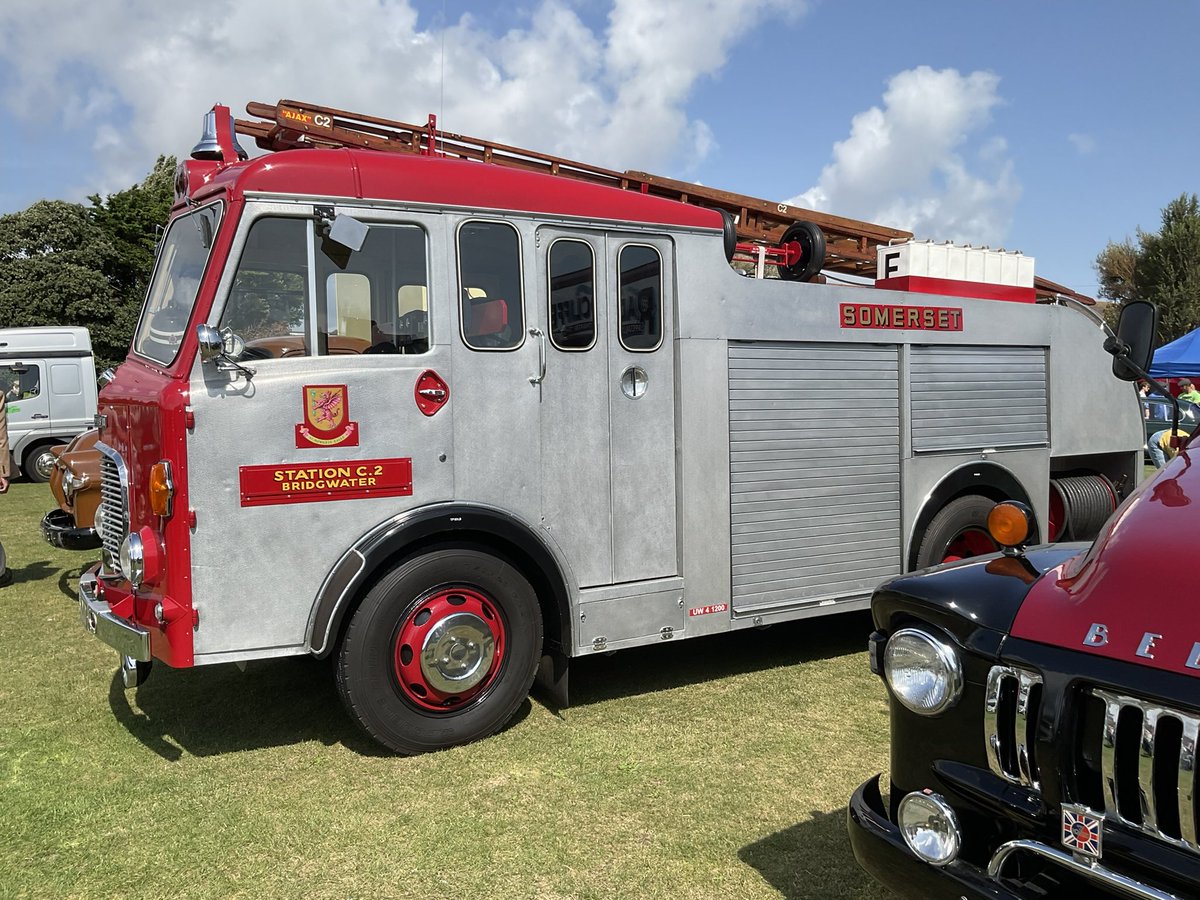 bexhillmuseum's tweet image. An old fire engine on display at the Bexhill 100 this year and the even older fire engine on display in our transport gallery! 
#Bexhill #Vehicles #FireEngine