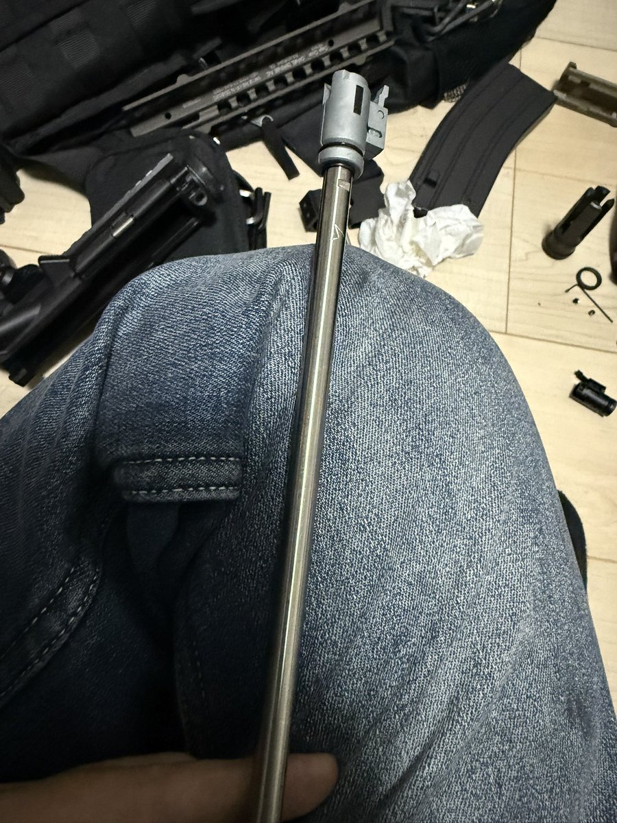 IzayoiAsobi's tweet photo. ライラクスのカスタムチャンバーに
飛鋭改を突っ込む…
ホールドパッキンはとりあえず純正に…
これでどうだ…!!
#サバゲー
#M4MWS https://t.co/lG3zaq3UDz