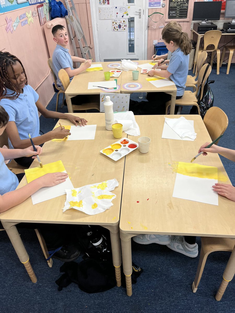 We have started our Remembrance Date art by creating a sunset using a gradient. #Remembrance