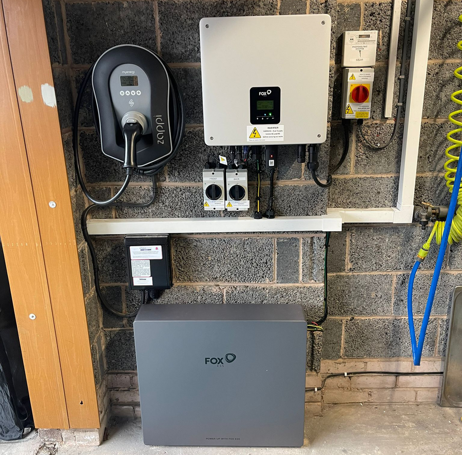GenerateSolarEV's tweet image. Battery Storage Added to Solar in Nottingham. The beauty of installing solar panels is that inverters and battery systems can be upgraded as required. #SolarEnergy #SolarPower #Renewables  generate-solarev.co.uk/battery-storag…