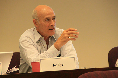 Para arrancar, es importante primero definir qué es el soft power.

Pero antes de hacerlo, hay que mencionar a Joseph Nye, quien en su libro "Bound to Lead: The Changing Nature of American Power”, acuñó este término por primera vez.