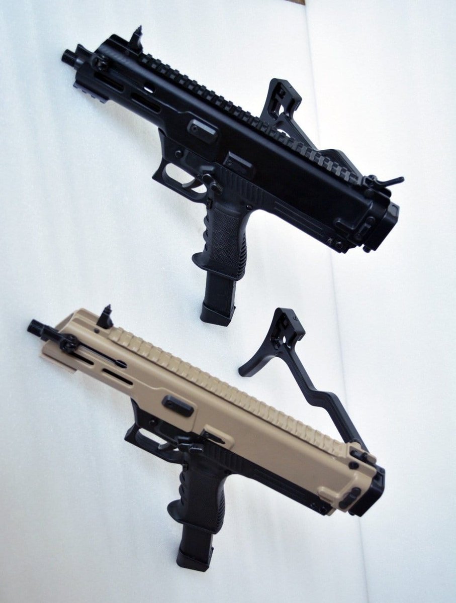 OfficialDOWO's tweet photo. Hyderabad-based Lokesh Machines has successfully delivered 550 indigenously designed ASMI submachine guns (SMGs) by Col. Prasad Bansod to the Northern Command of the Indian Army. https://t.co/lQG6MfFh23