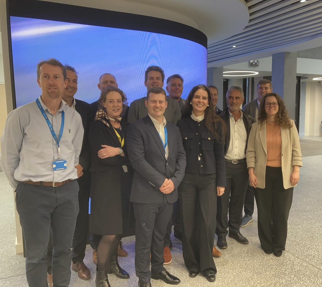 K2Vlierberge's tweet image. Thrilled to welcome many 🇧🇪 #ORE companies to #WEITradeShow in #Dublin.

🙏 @ESBGroup &amp;amp; @RWE_UK for the interesting visit &amp;amp; exchanges on strengthening 🇧🇪🇮🇪 cooperation.

Kicking-off with a successful network event @FIT_agency @WindEnergyIRL @BlauweCluster &amp;amp; @Dept_ECC.