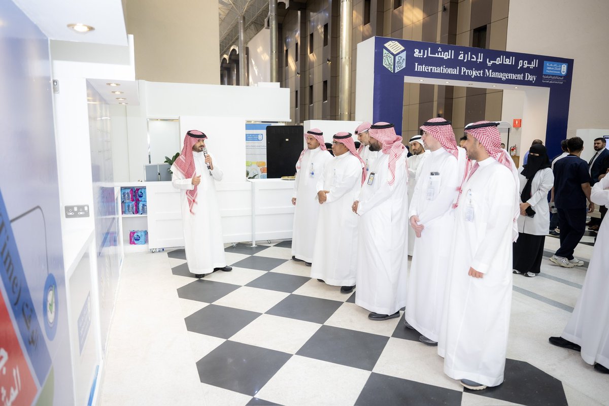 ksumedicalcity's tweet photo. نيابة عن  المدير العام التنفيذي لـ #المدينة_الطبية_الجامعية بجامعة الملك سعود افتتح المدير التنفيذي للتشغيل فعالية "اليوم العالمي لإدارة المشاريع"

والذي نظّمته الإدارة العامة للشؤون الهندسية ممثّلةً بإدارة المشاريع وإدارة تكنولوجيا الرعاية الصحية اليوم الخميس بحضور المدير التنفيذي للتخطيط الاستراتيجي وعدد من مدراء الادارات والاقسام بالمدينة الطبية.