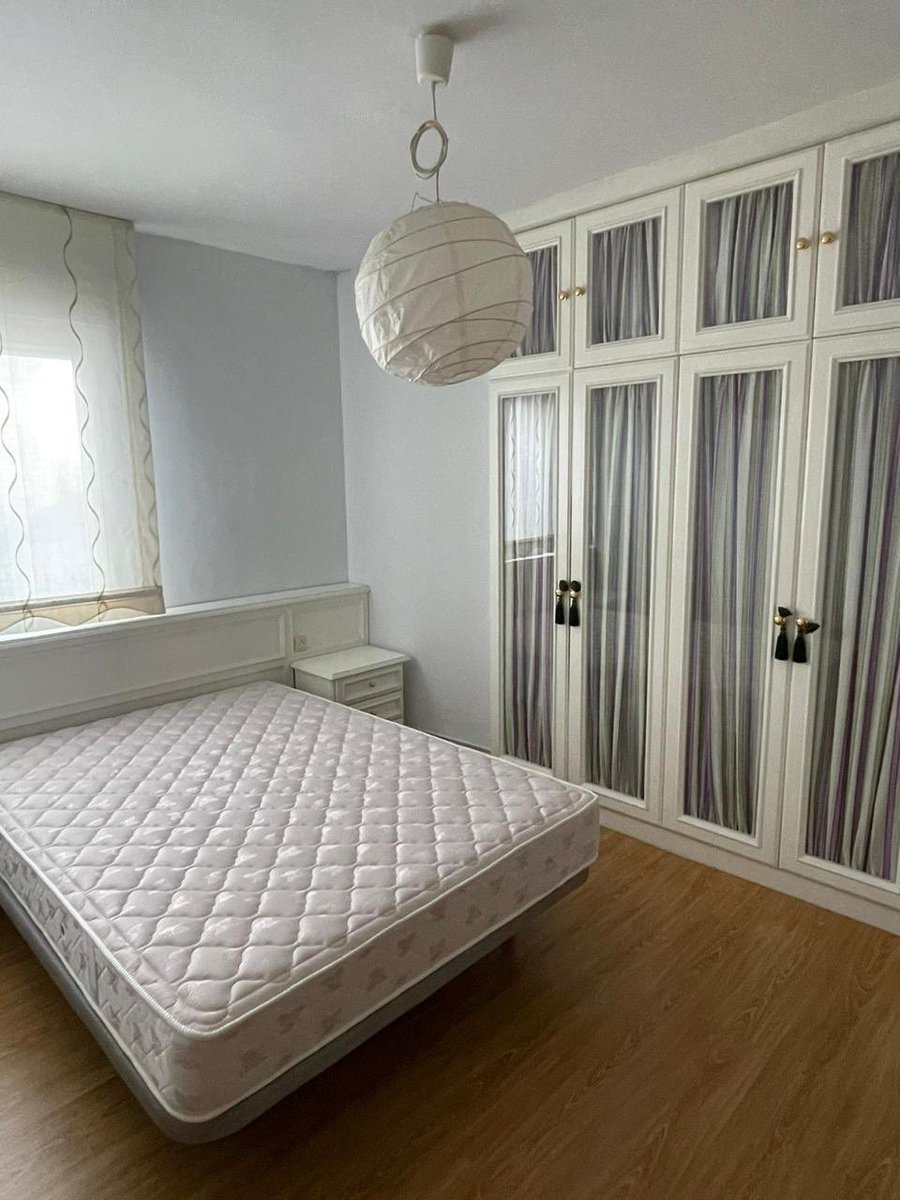 sevende este #apartamento en #palencia Junto al Puente Mayor. Céntrico y a gran precio (129. 900 euros) Ideal tanto para entrar a vivir como para inversión.
Si te interesa, llámanos.