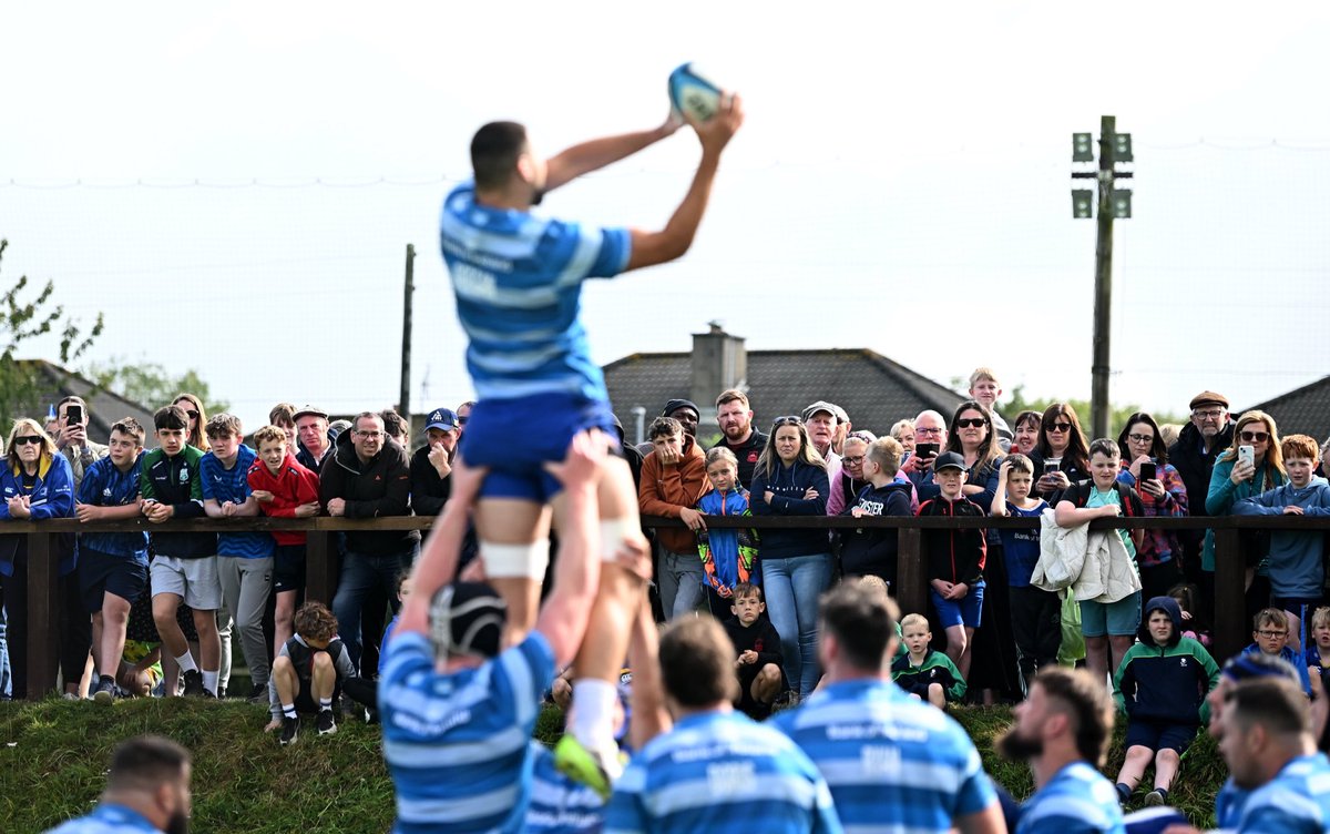 leinsterrugby's tweet photo. We’re going to Will’s house! 🏠 

@NKRFC will host an open training session next Tuesday with home-town hero @wconnors09 and the rest of the #LeinsterRugby squad attending 🏉 

Full details ⬇️ 

🔗 | https://t.co/nz61iPT5mB

Come down to say hello! 🤳 ✍️ 💙

#12CountyTour https://t.co/vSLzWreQ8h