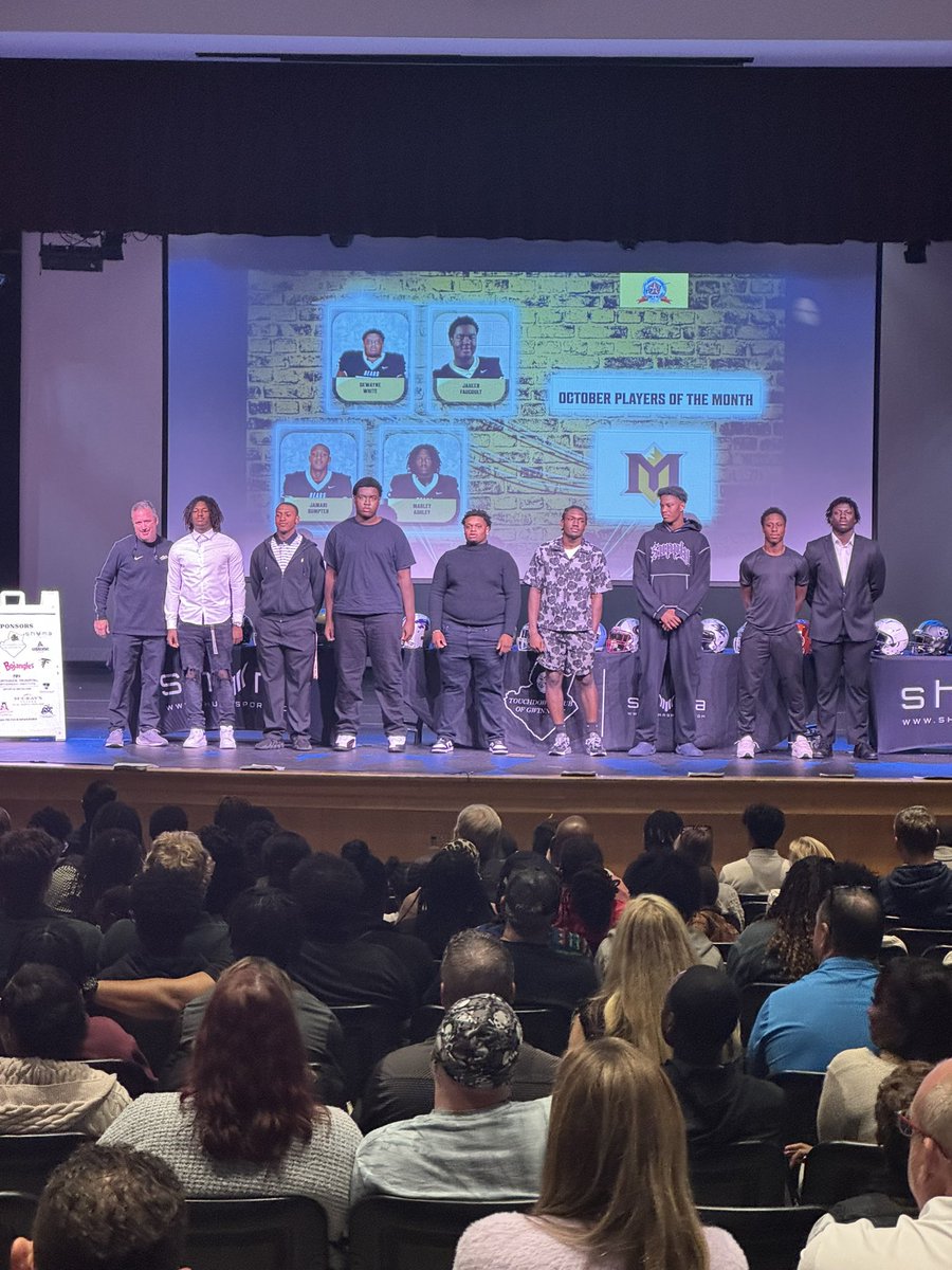CoachJP4's tweet photo. So proud of these young men! They represented our school and community in a first class manner all season! GC TD Club Players of the Month for September and October!! Go Bears!! @MVFootballBears https://t.co/I3E75WDex7