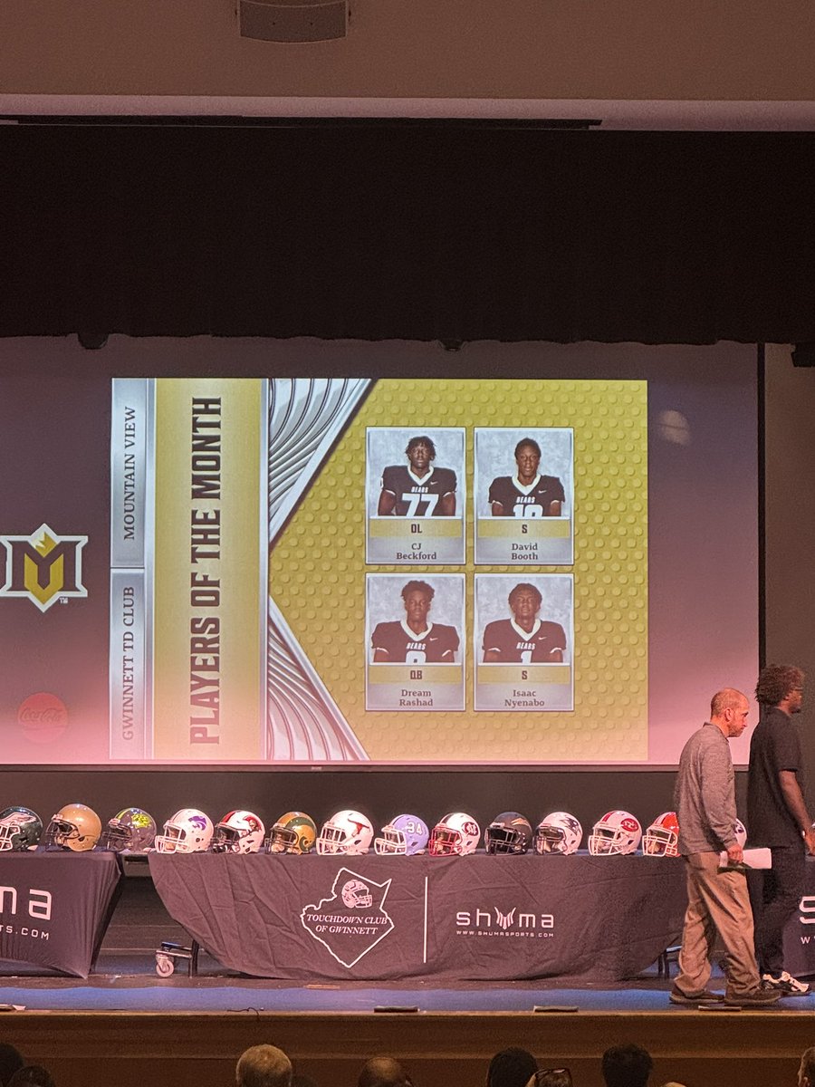 CoachJP4's tweet photo. So proud of these young men! They represented our school and community in a first class manner all season! GC TD Club Players of the Month for September and October!! Go Bears!! @MVFootballBears https://t.co/I3E75WDex7