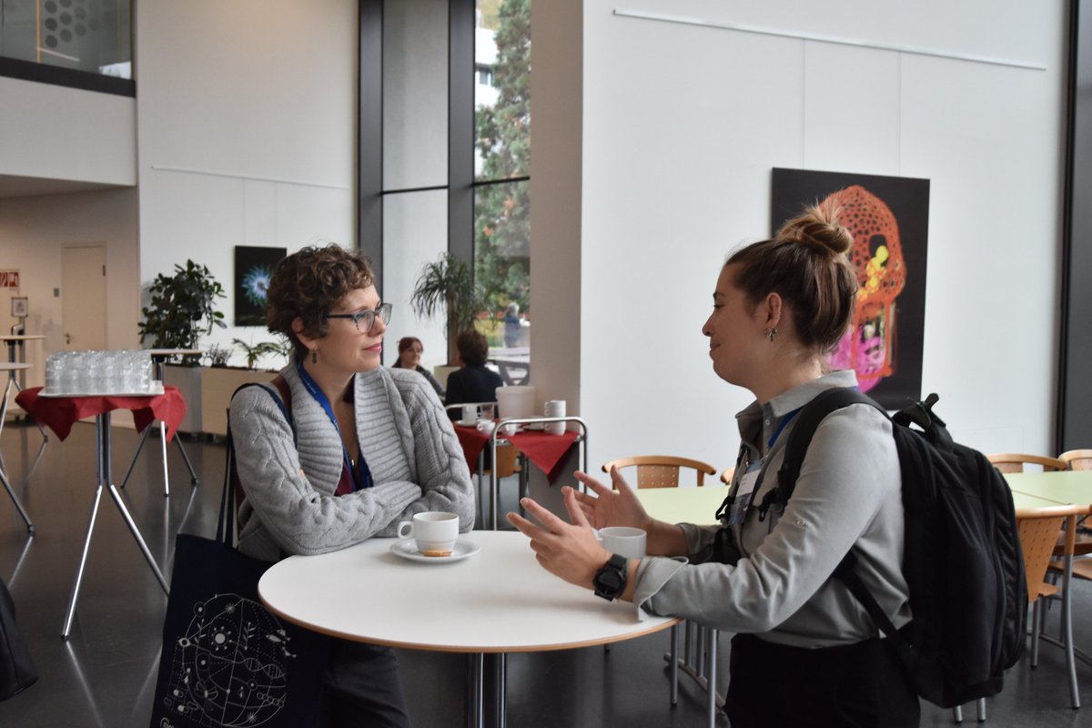 EMBLEvents's tweet image. ☕ Coffee break + meet the speakers at #EESReplication 🗣️
Participants are engaging with their peers and today's speakers @embl Advanced Training Centre.