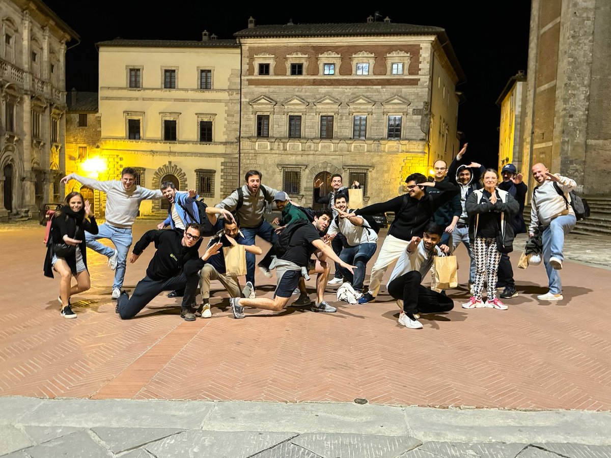 Time for new beginnings 🚀

October was my last month at <a href="/gnosispay/">Gnosis Pay 🦉💳</a>. As a founding team member and Head of Product, I helped turn the vision of self-custodial banking &amp; payments into a product being used by thousands across Europe.

🧵 on my journey and next steps (1/8)