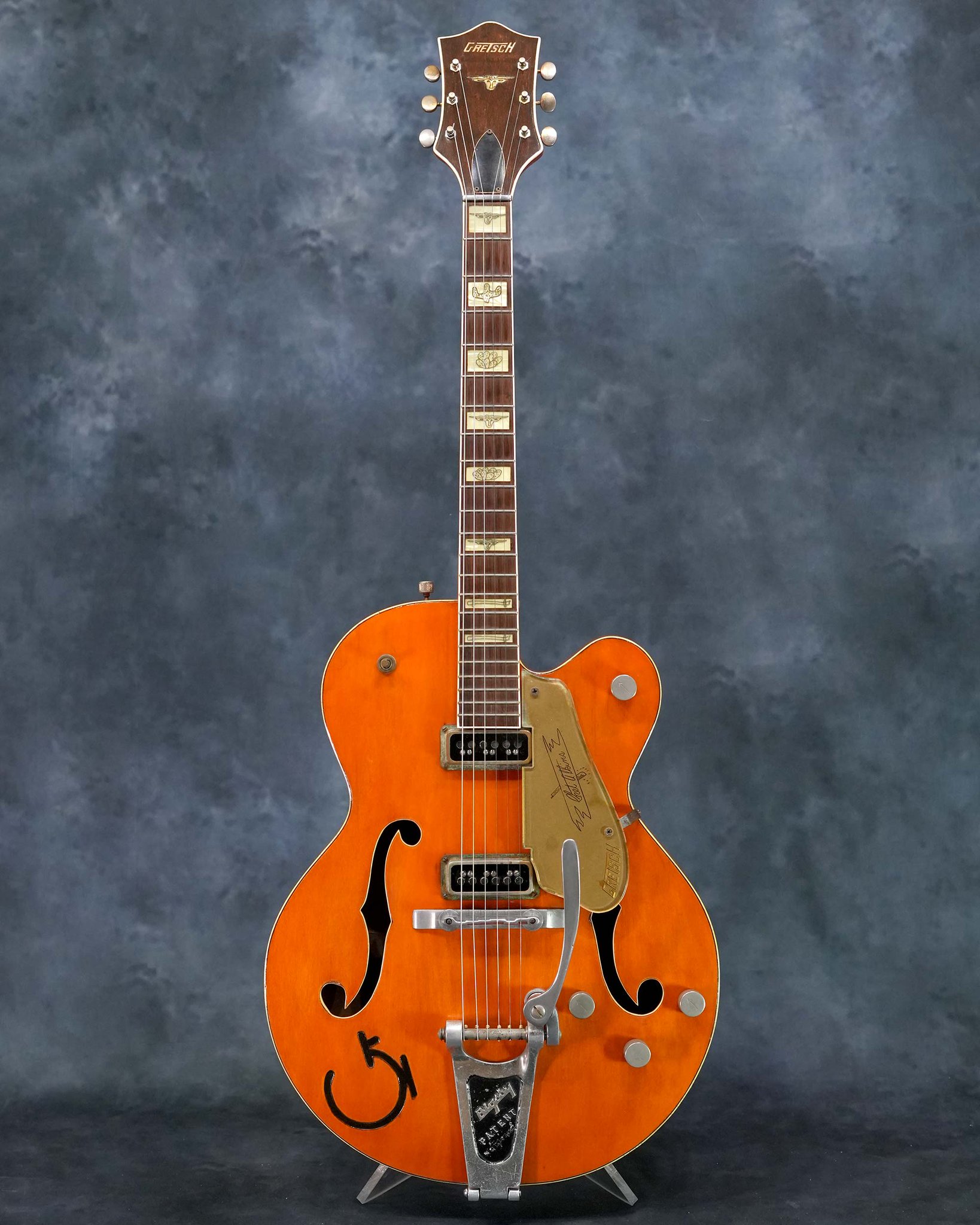 218 Guitars on X: 