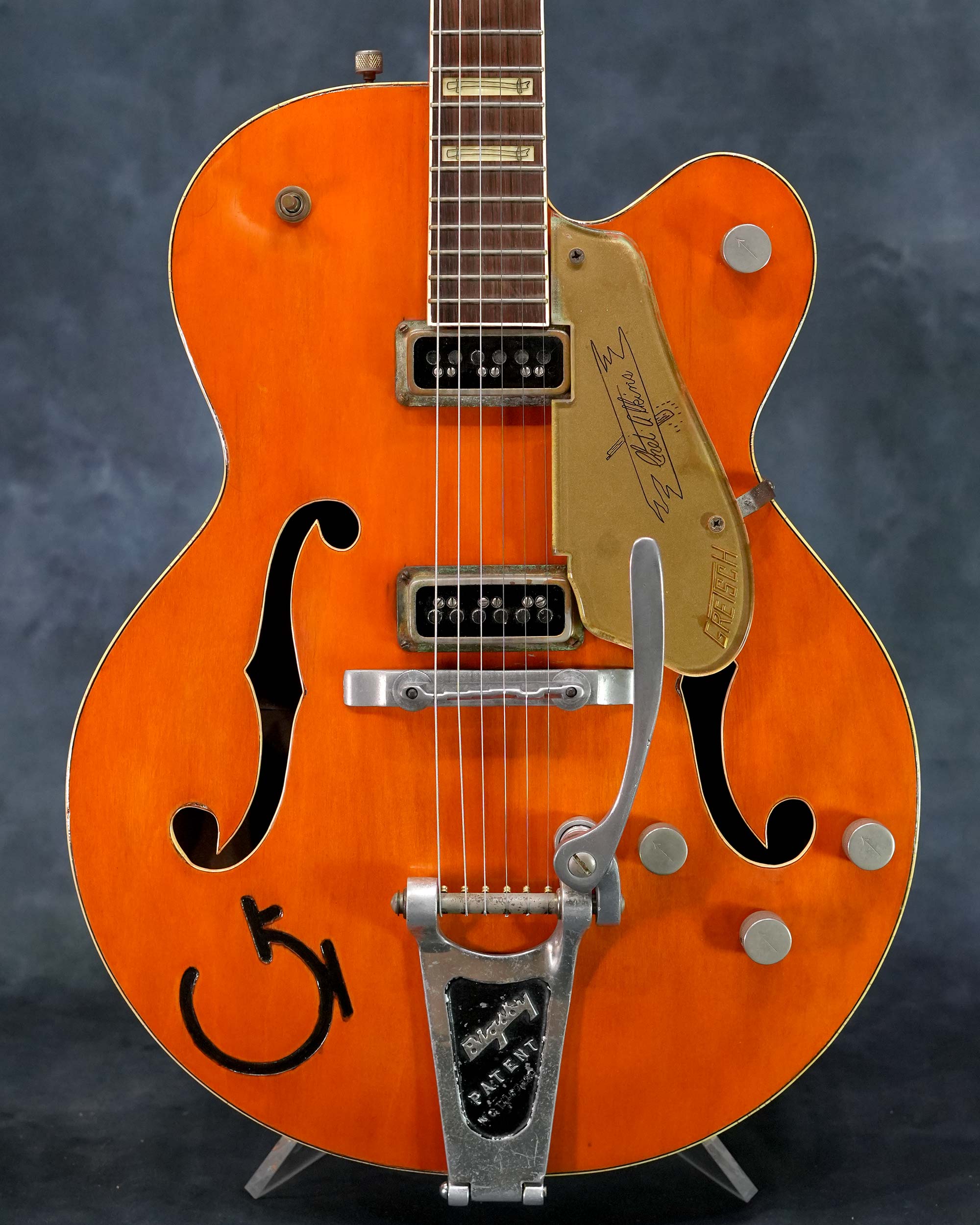 218 Guitars on X: 