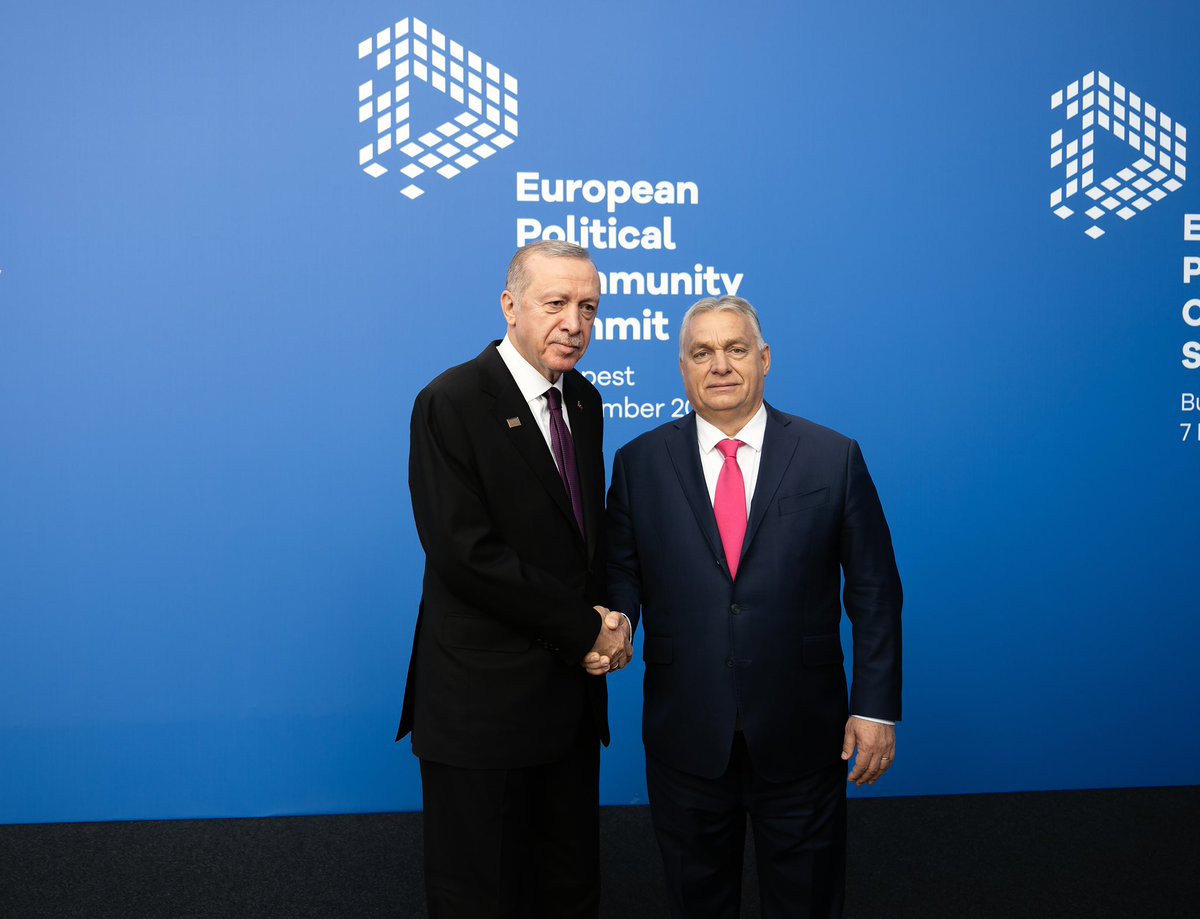 tcbestepe_fr's tweet image. Le Président @RTErdogan a participé au sommet de la Communauté politique européenne (CPE) à Budapest, la capitale de la Hongrie.